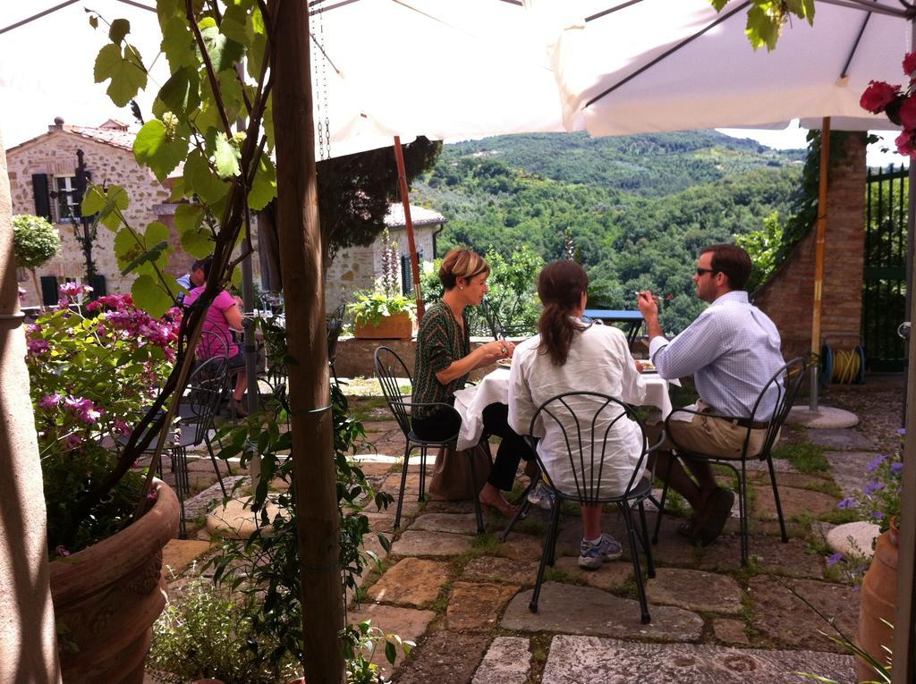 La Romita Ospitalita Rurale Familiare Villa Montisi Buitenkant foto
